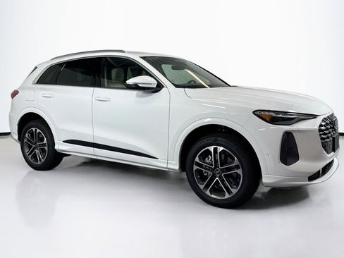 New 2025 Audi Q5 Premium Plus image 3