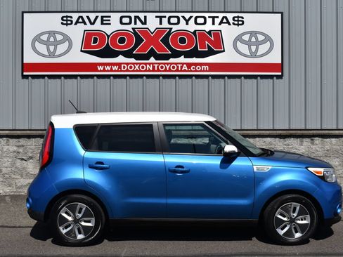 Used 2017 Kia Soul EV FWD image 8