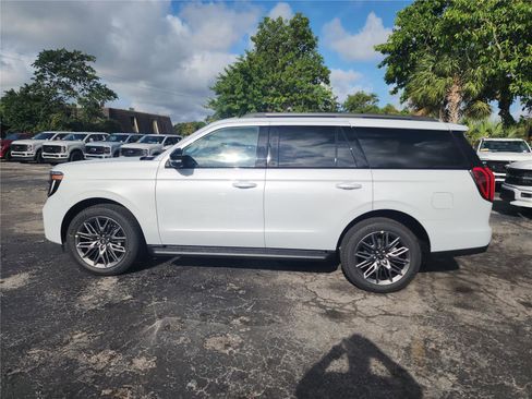 New 2026 Ford Expedition Platinum AWD/4WD image 2
