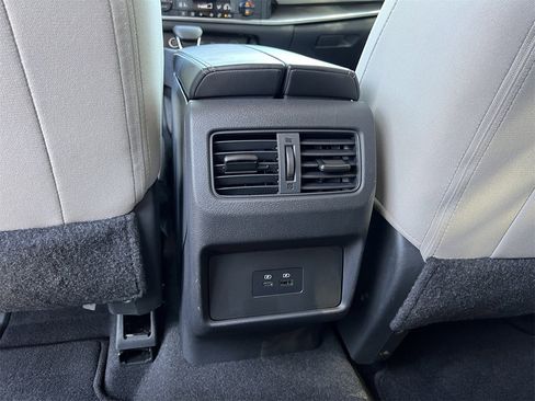 Certified 2023 Nissan Rogue SV image 24