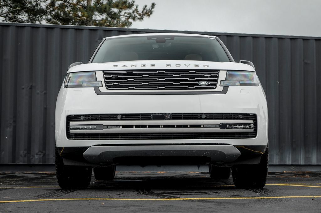 New 2026 Land Rover Range Rover Long Wheelbase SE AWD/4WD image 5