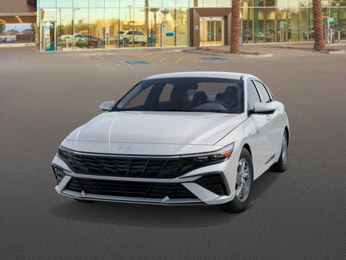 Certified 2026 Hyundai Elantra SE FWD image 6