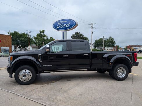 Used 2019 Ford F450 Platinum w/ Platinum Ultimate Package AWD/4WD image 1