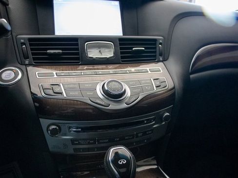 Used 2016 INFINITI Q70 3.7 w/ Deluxe Touring Package image 33