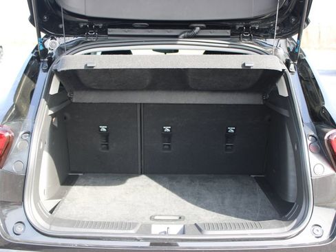 Used 2025 Chevrolet Trax LT image 14