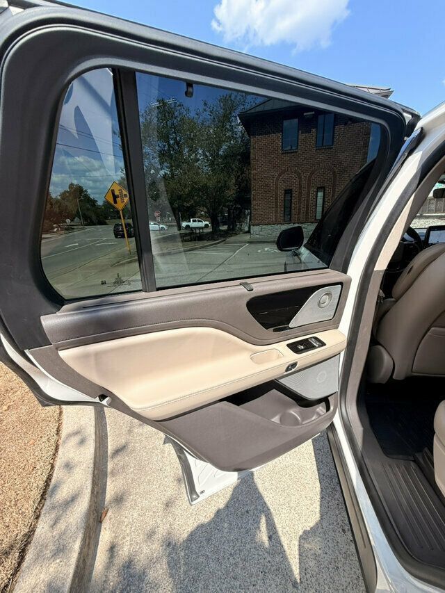 Used 2020 Lincoln Aviator Reserve w/ Equipment Group 202A AWD/4WD image 11