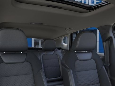 New 2026 Chevrolet Trax LT w/ Sunroof Package FWD image 25