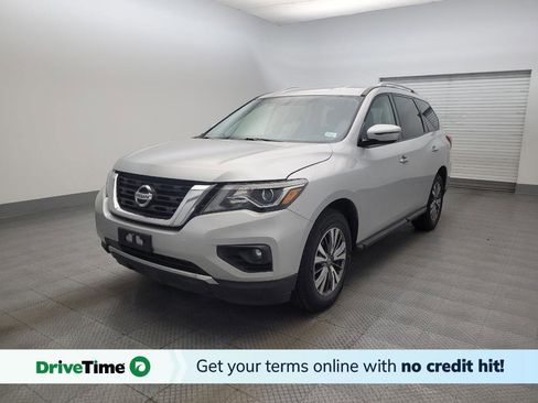 Used 2019 Nissan Pathfinder SV image 1