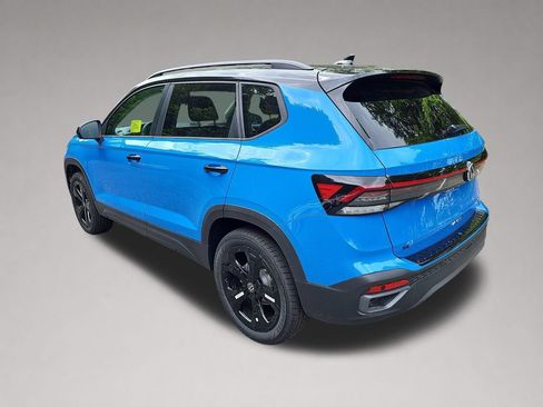 New 2026 Volkswagen Taos SE AWD/4WD image 5