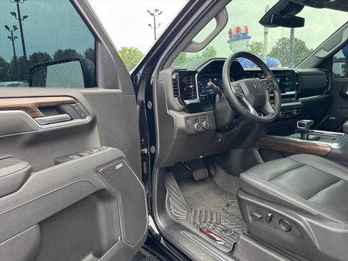 Used 2025 Chevrolet Silverado 1500 RST AWD/4WD image 14