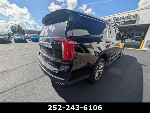Used 2022 GMC Yukon XL Denali AWD/4WD image 7
