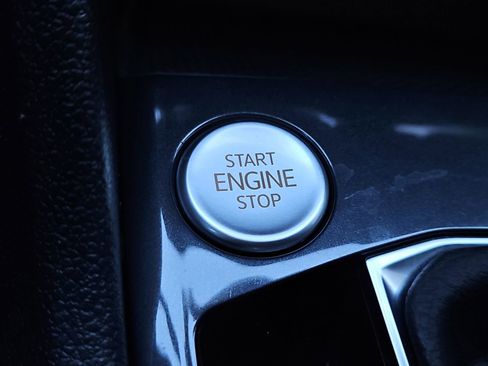 Used 2024 Volkswagen Tiguan Wolfsburg Edition image 27