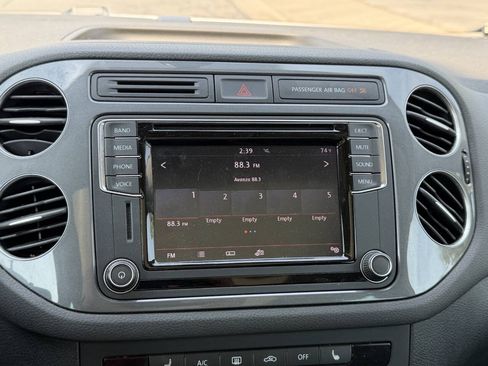 Used 2017 Volkswagen Tiguan Wolfsburg Edition FWD image 13