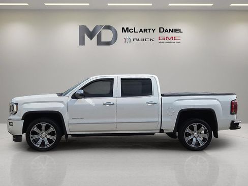 Used 2018 GMC Sierra 1500 Denali AWD/4WD image 2