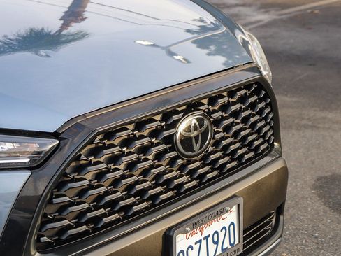 Certified 2022 Toyota Corolla Cross L image 6