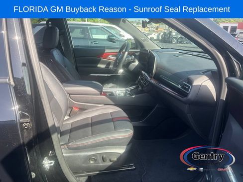 Used 2025 Chevrolet Traverse RS FWD image 7