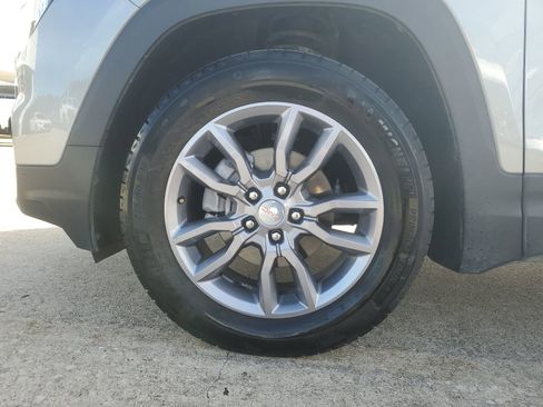 Used 2024 GMC Terrain SLT image 7