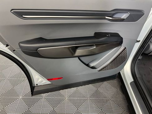 Used 2024 Kia EV9 Wind image 26