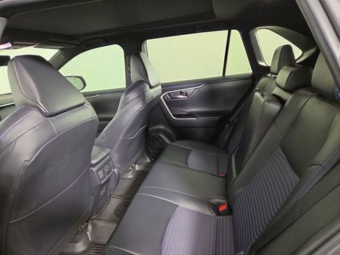Used 2025 Toyota RAV4 XSE w/ Advanced Technology Package AWD/4WD image 15