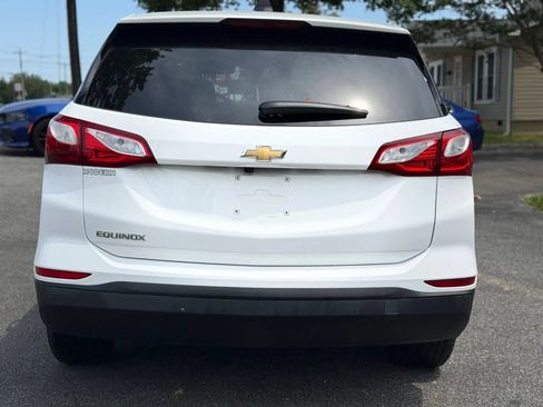 Used 2020 Chevrolet Equinox LS w/ LS Convenience Package FWD image 5