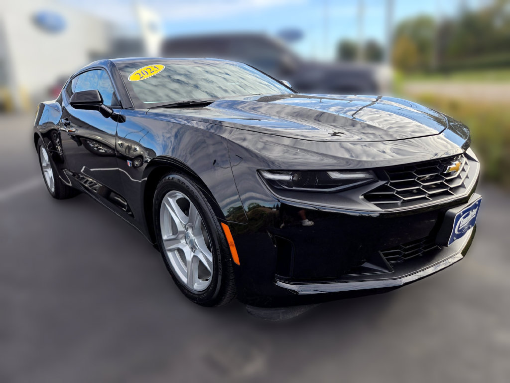 Used 2023 Chevrolet Camaro LT RWD image 1