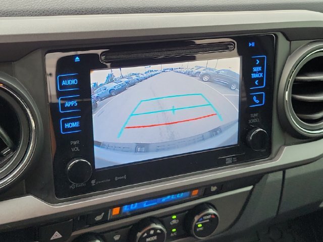 Used 2018 Toyota Tacoma TRD Sport AWD/4WD image 21
