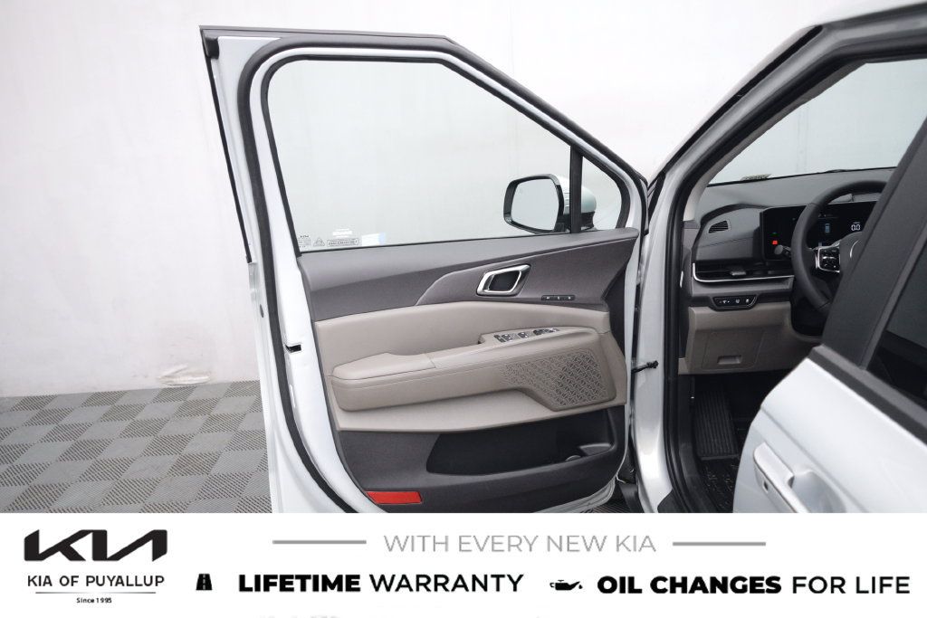 New 2026 Kia Carnival EX FWD image 9