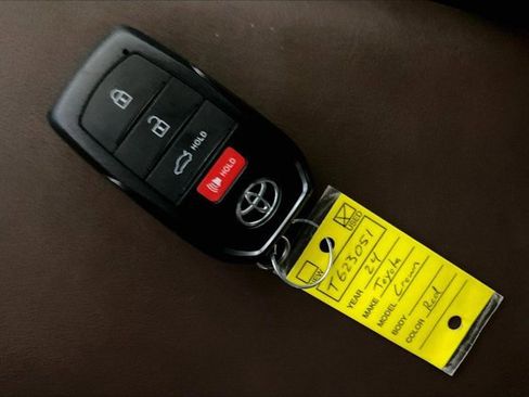 Used 2024 Toyota Crown AWD/4WD image 11