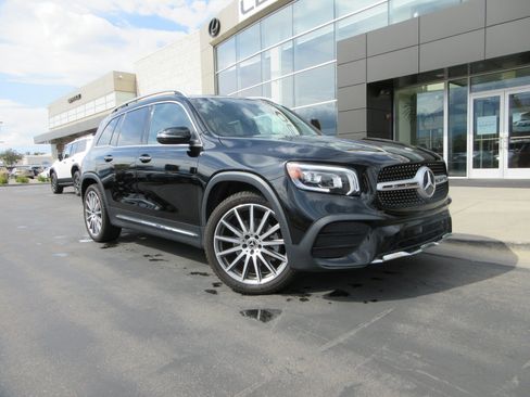 Used 2022 Mercedes-Benz GLB 250 4MATIC image 14