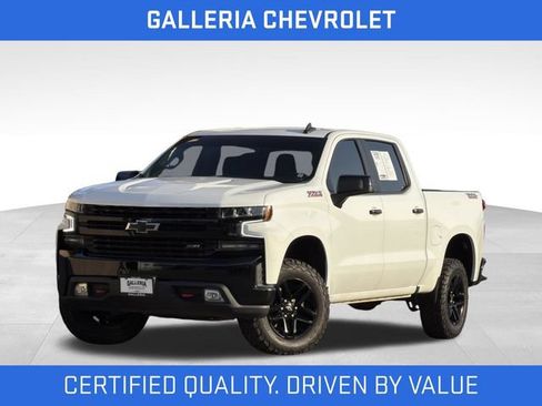 Used 2021 Chevrolet Silverado 1500 LT Trail Boss w/ Convenience Package II AWD/4WD image 2