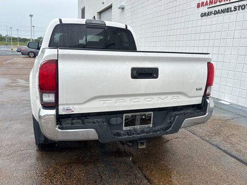 Used 2018 Toyota Tacoma SR5 RWD image 27