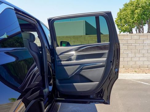 Used 2026 Cadillac Escalade IQ Luxury 1 AWD/4WD image 14
