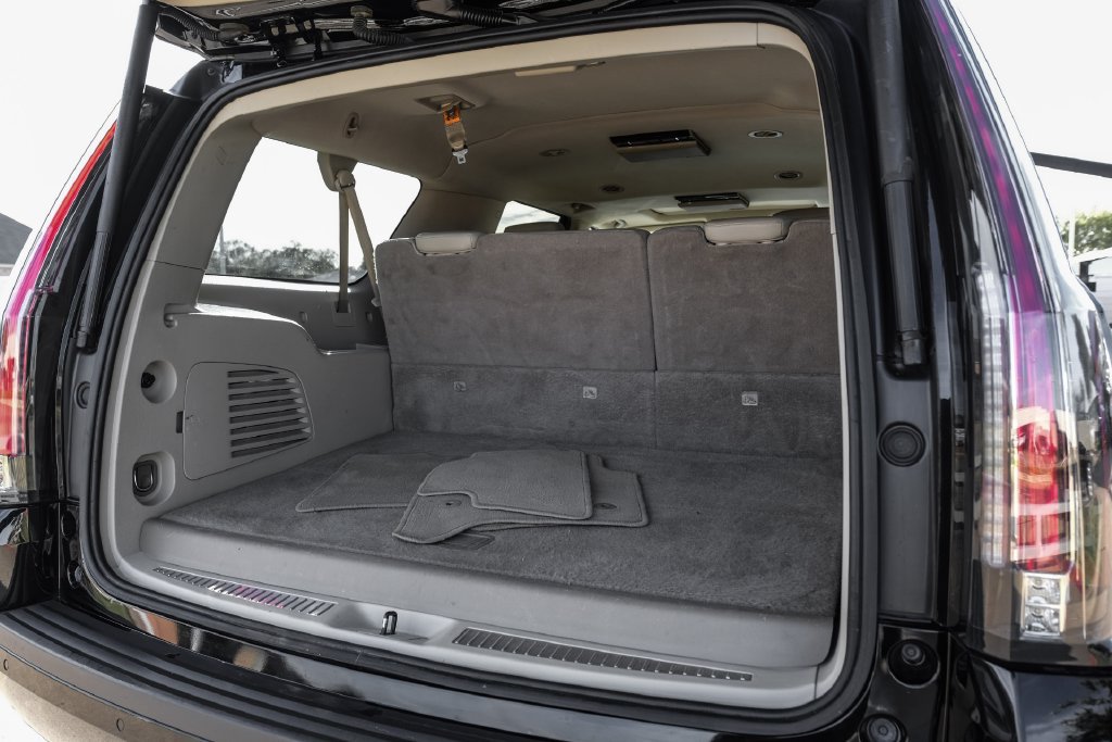 Used 2019 Cadillac Escalade ESV Luxury AWD/4WD image 60