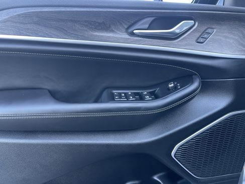 New 2026 Jeep Grand Cherokee Limited Reserve image 14