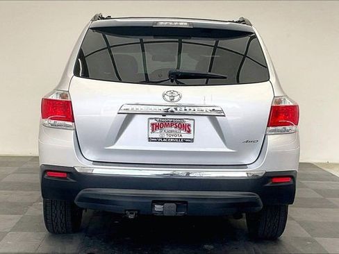 Used 2013 Toyota Highlander SE AWD/4WD image 3