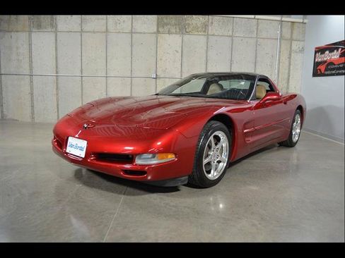 Used 2004 Chevrolet Corvette Coupe w/ Preferred Equipment Group RWD image 4
