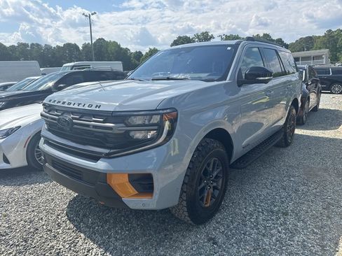 Used 2025 Ford Expedition Tremor AWD/4WD image 1