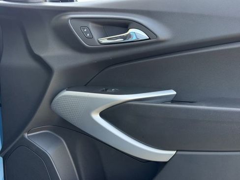 Certified 2025 Chevrolet Trax LS image 30