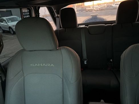 Used 2019 Jeep Wrangler Unlimited Sahara image 25
