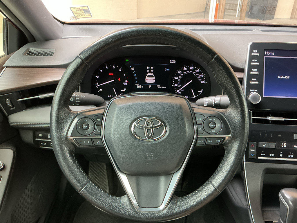 Used 2020 Toyota Avalon XLE w/ Moonroof Package FWD image 11