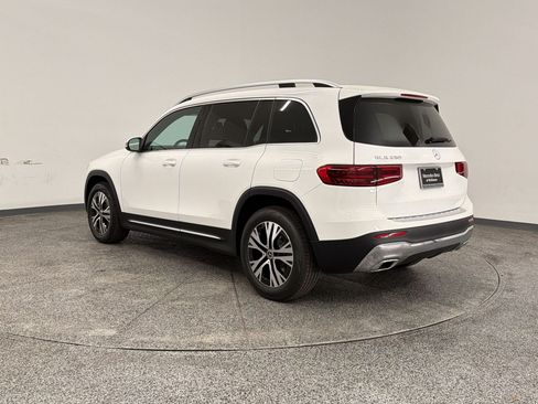 Used 2026 Mercedes-Benz GLB 250 image 3