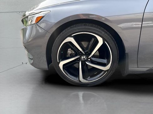 Used 2018 Honda Accord Sport image 5