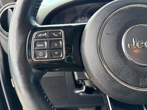 Used 2016 Jeep Wrangler Unlimited Sahara AWD/4WD image 12