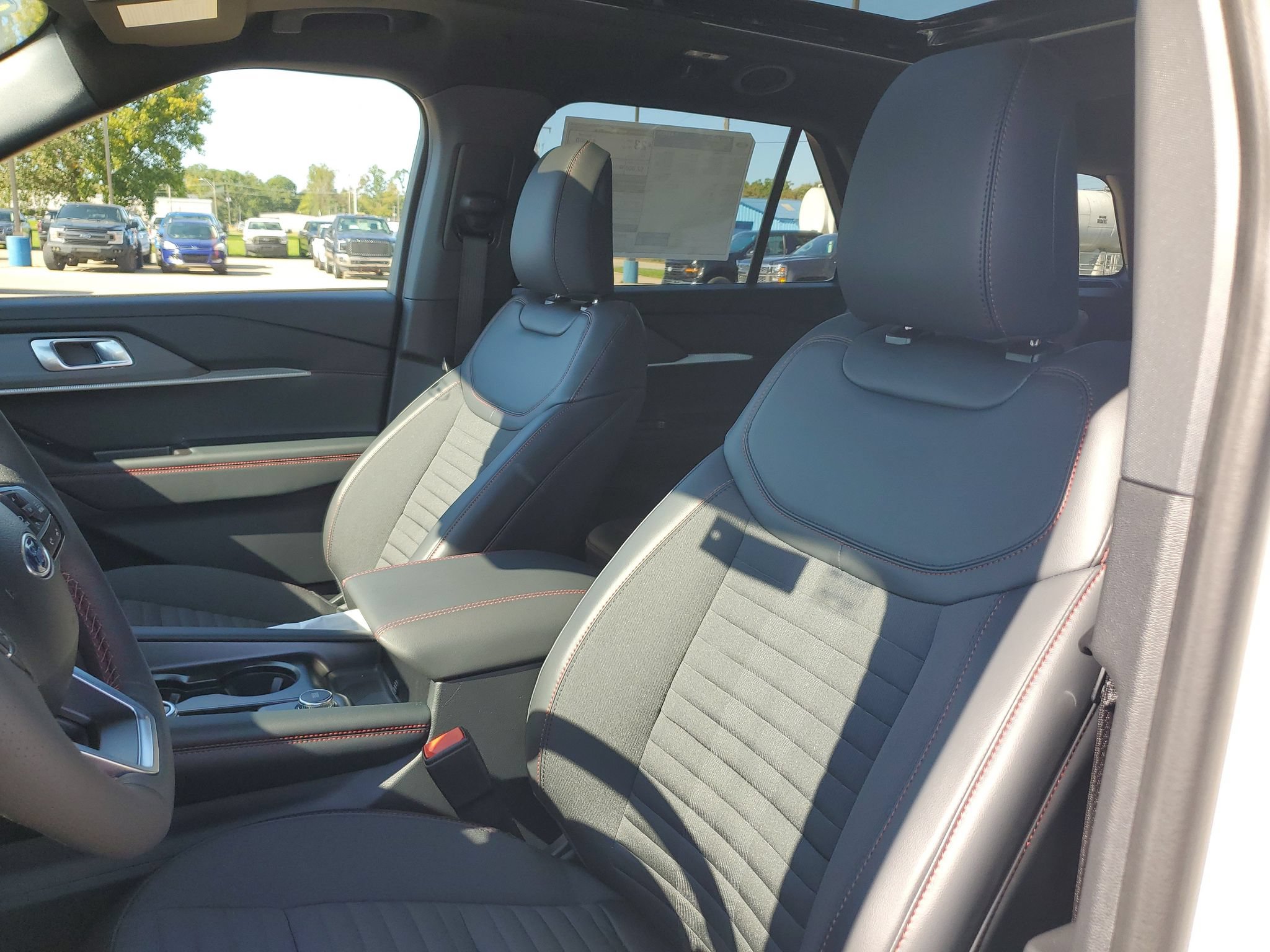 New 2027 Ford Explorer ST-Line w/ Premium Package AWD/4WD image 16