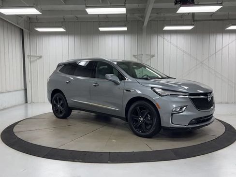 Used 2023 Buick Enclave Essence w/ Experience Buick Package AWD/4WD image 2