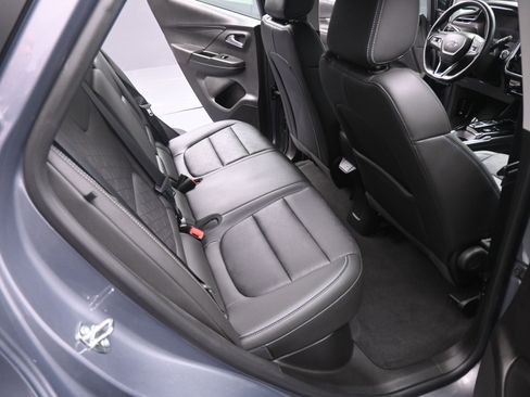 Used 2023 Chevrolet Bolt LT w/ Infotainment Package image 18