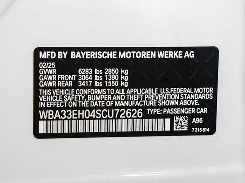 Used 2025 BMW 740i xDrive w/ Premium Package image 24