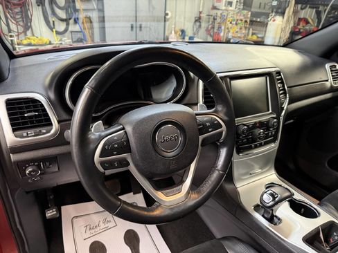 Used 2015 Jeep Grand Cherokee Altitude AWD/4WD image 16