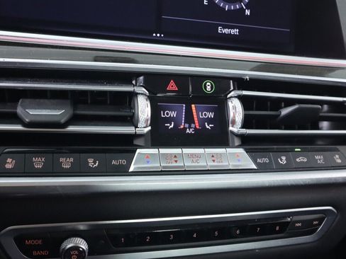 Used 2020 BMW X7 xDrive40i w/ Premium Package AWD/4WD image 23