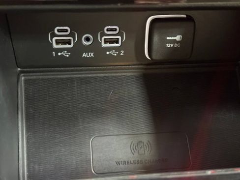 Used 2023 Jeep Grand Cherokee Limited w/ Luxury Tech Group II AWD/4WD image 24